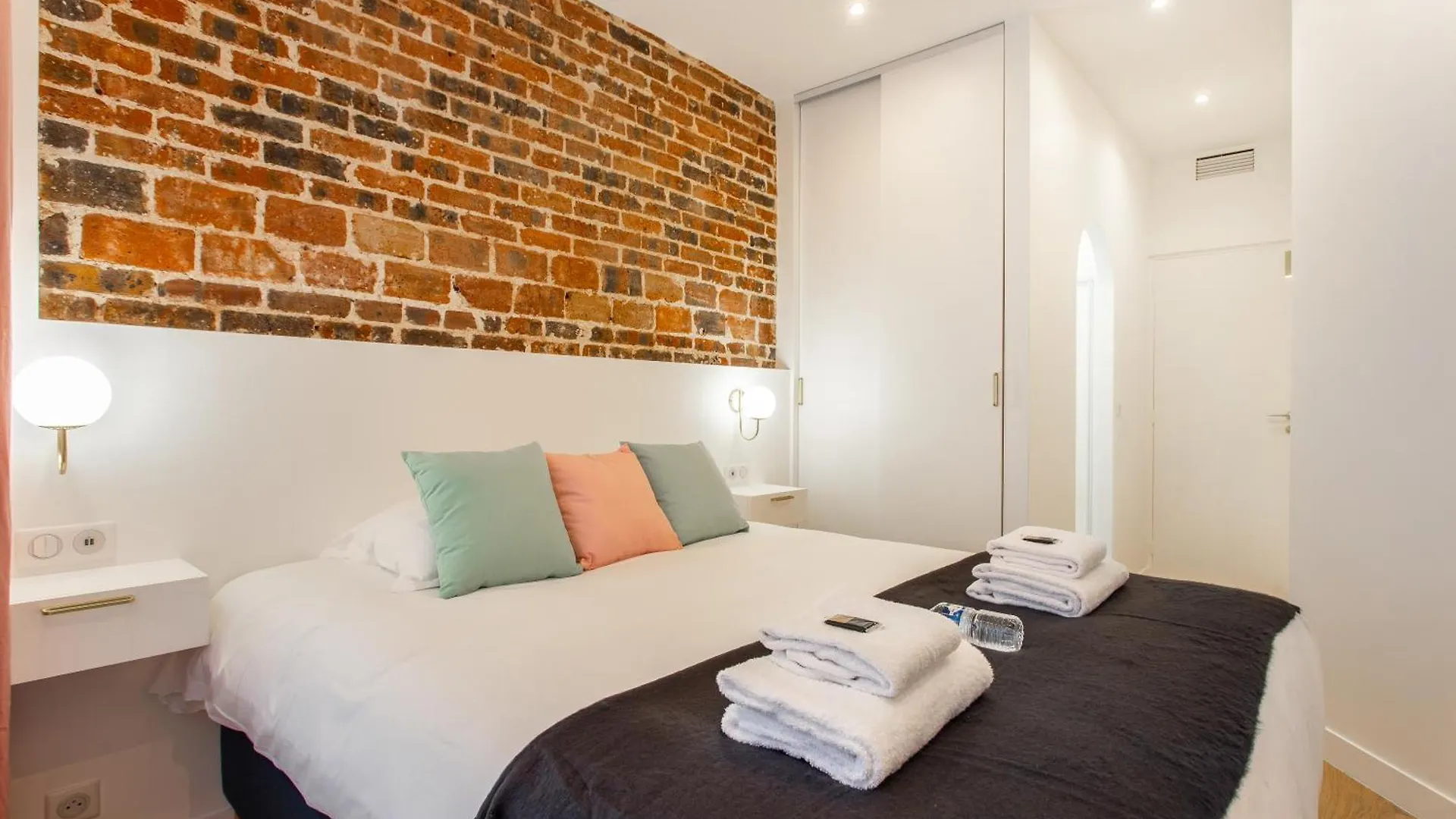 Beautiful - 4br 10p - 9th Arrondissement Of Paris