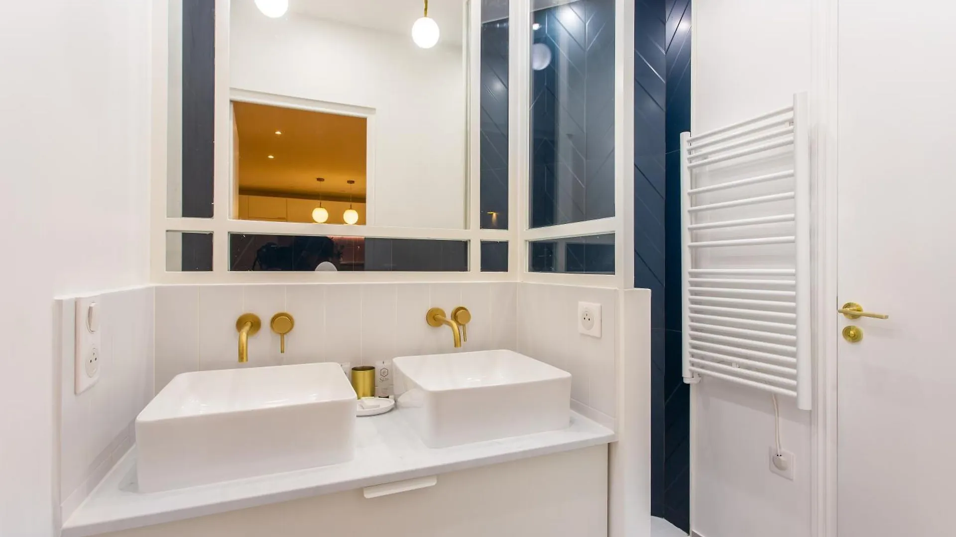 Beautiful - 4br 10p - 9th Arrondissement Of Appartement Parijs