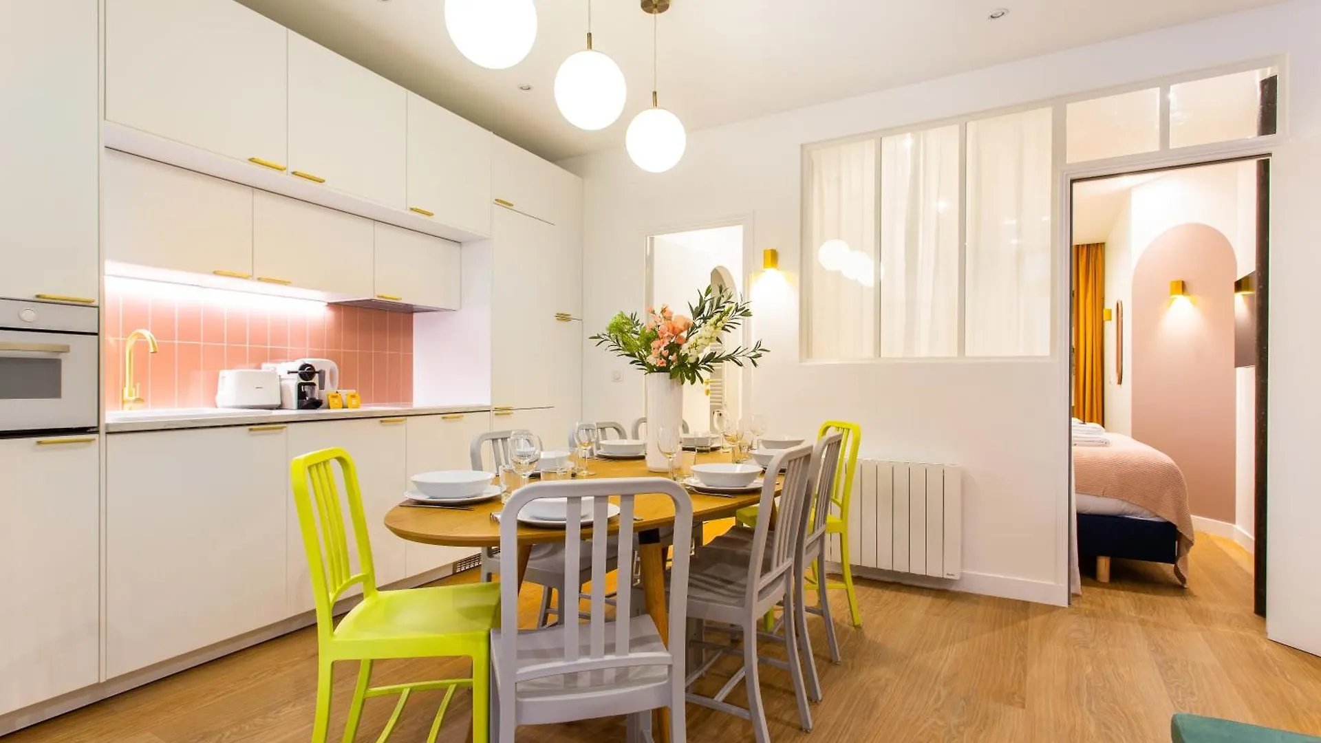 Beautiful - 4br 10p - 9th Arrondissement Of
